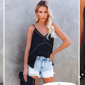 Vici black studded tank EUC